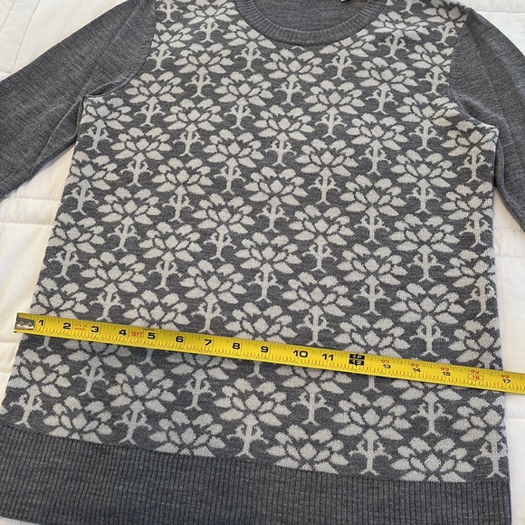 Uniqlo sweater - Picture 2 of 12